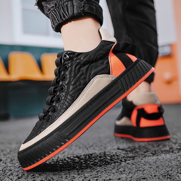 Freizeitschuhe aus Leder - Premiere